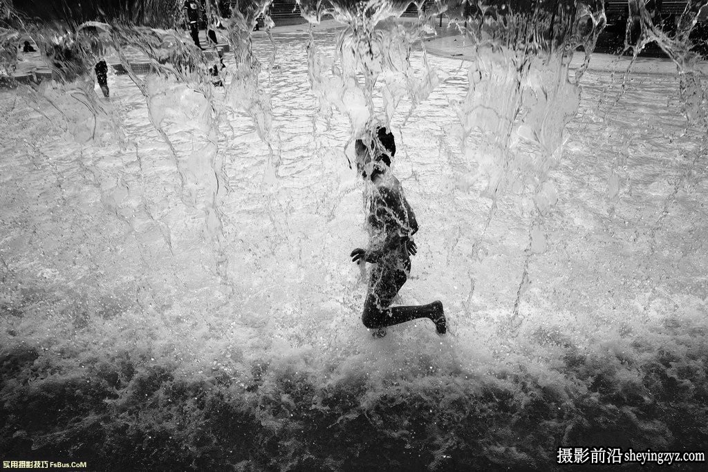 街拍摄影：黑与白的层次