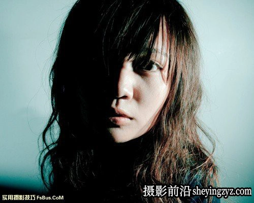 如何拍摄经典黑白独眼人像