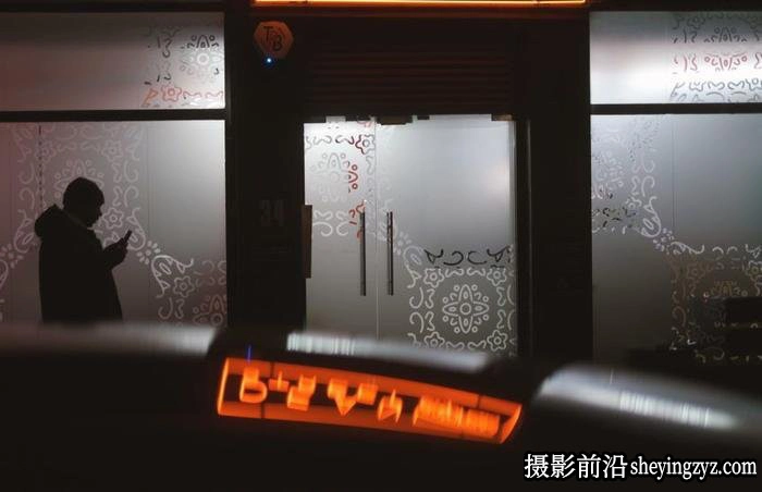夜晚街拍教你拍出迷幻的都市空间