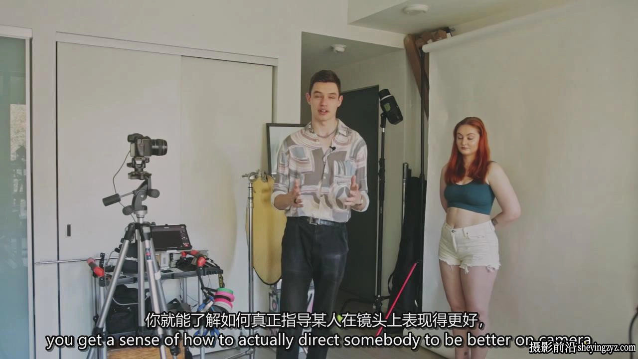 自然光和人造光的大头照头像摄影布光的艺术教程-中英字幕