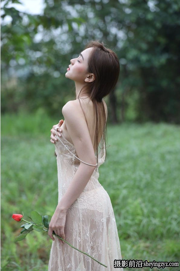 蕾丝吊带睡裙女孩外拍写真RAW原图9张-佳能CR3格式