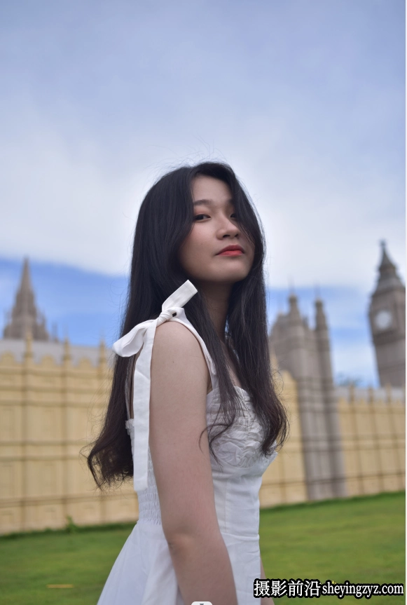 户外清新长发小美女摄影免费RAW原图修图练习素材4张