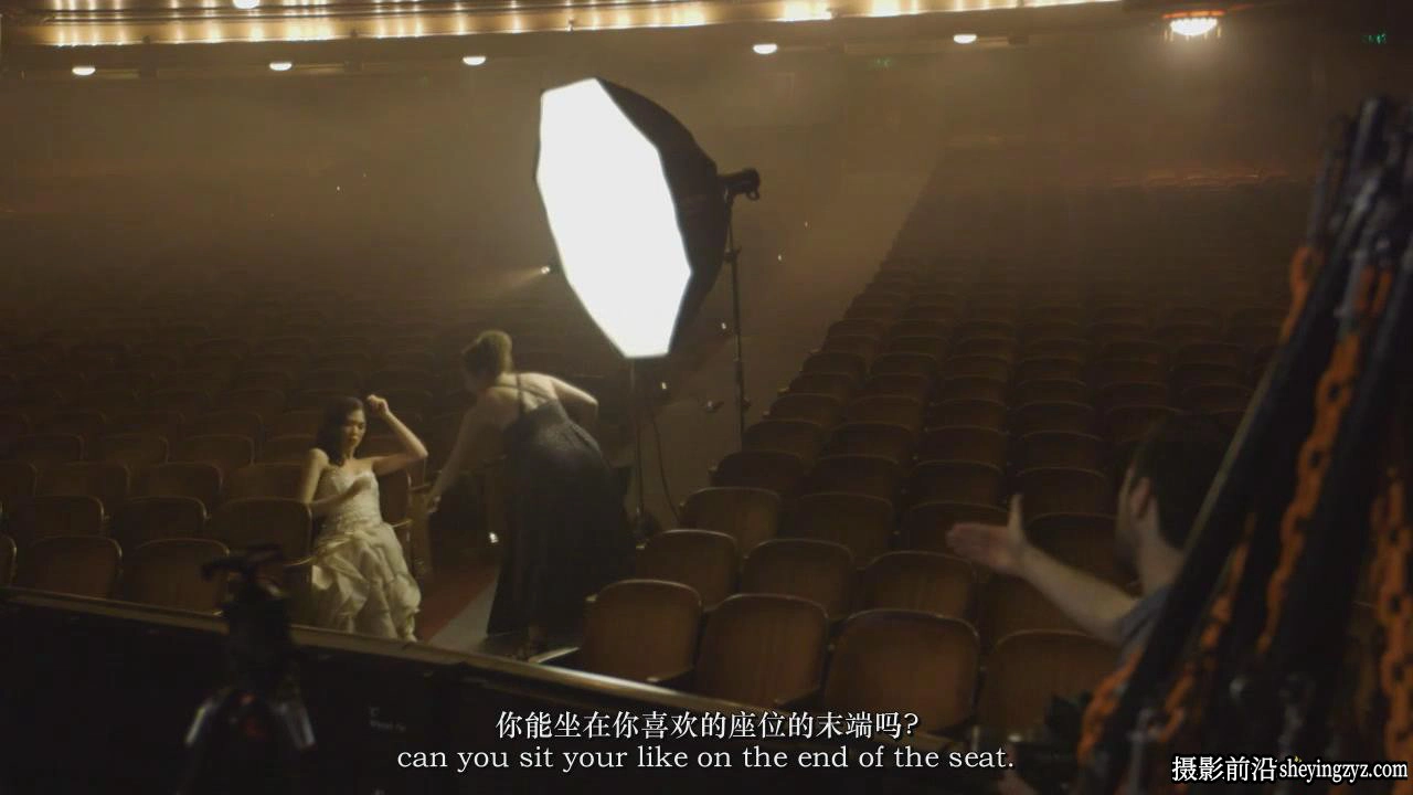 摄影师Chris Knight掌握电影人像摄影布光完整教程-中英字幕