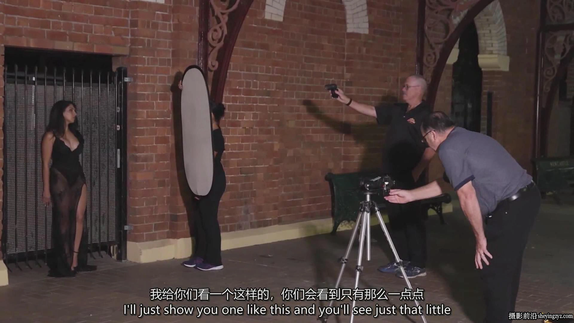 摄影师Warren Marshall夜景环境人像摄影布光完整教程-中英字幕