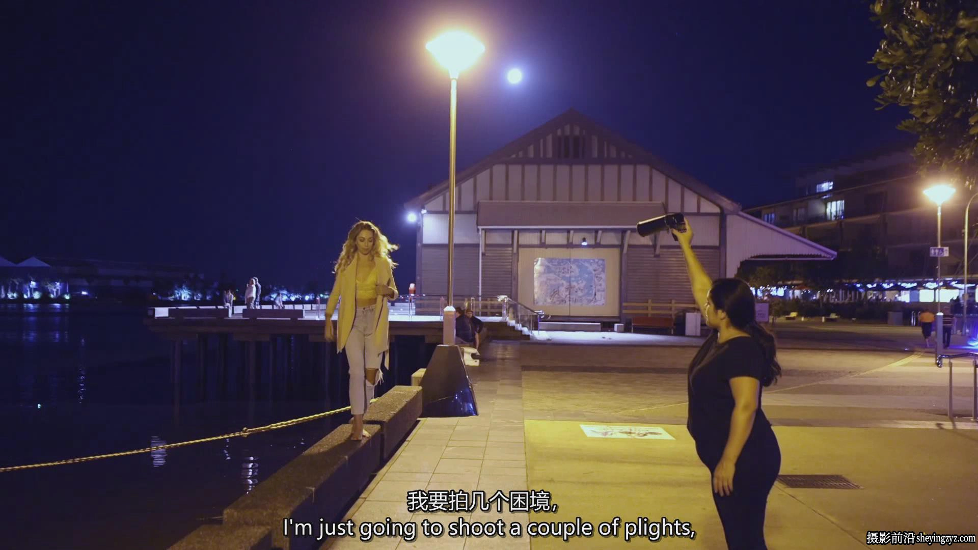 摄影师Warren Marshall夜景环境人像摄影布光完整教程-中英字幕