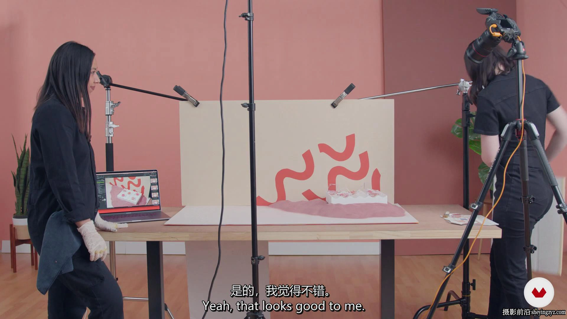 高端电商创意产品摄影从开始到结束拍摄到后期修饰完整教程-中英字幕