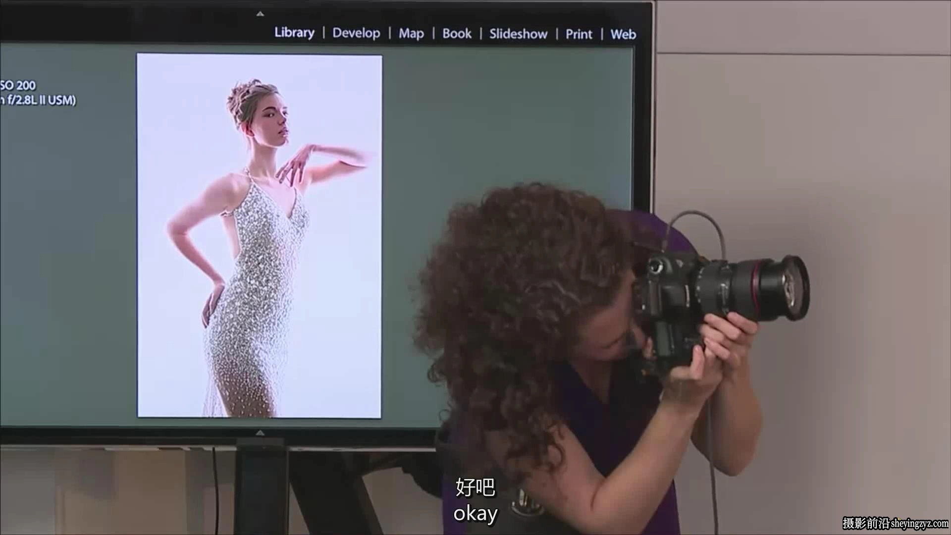 摄影师 Lindsay Adler 用最低成本进行创意人像摄影布光教程-中英字幕