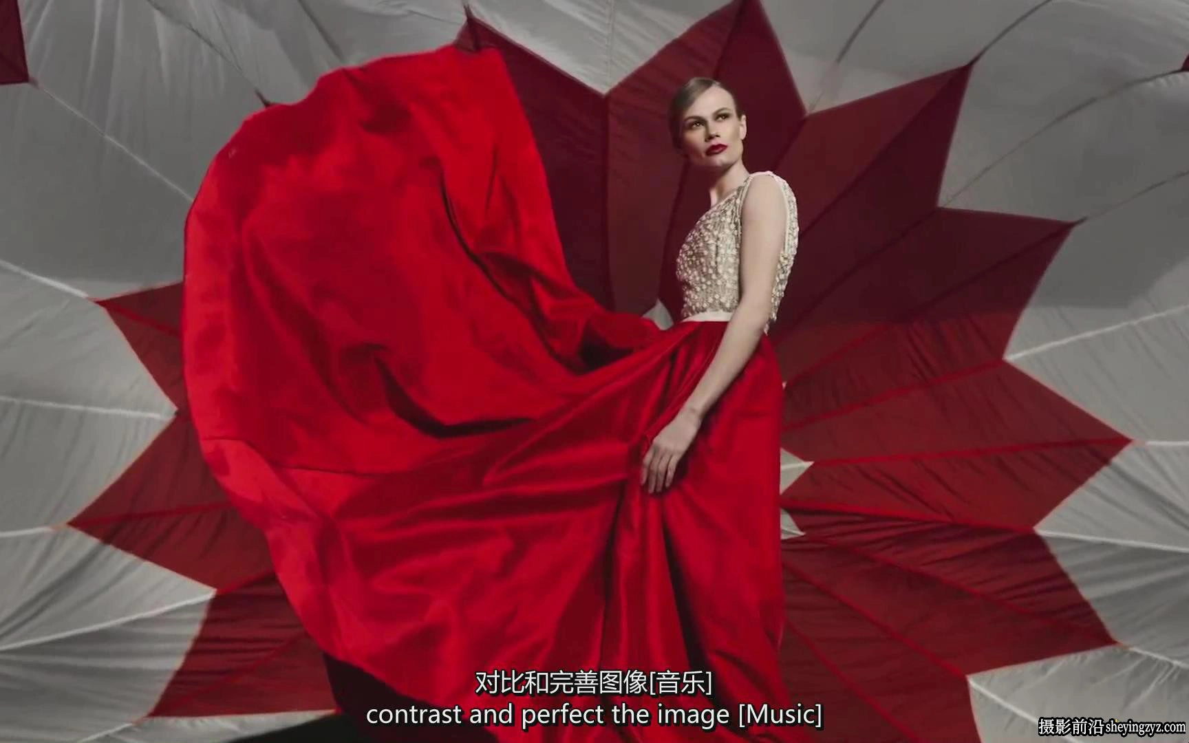 摄影师 Lindsay Adler 拍摄高影响力时尚人像大片教程-中英字幕