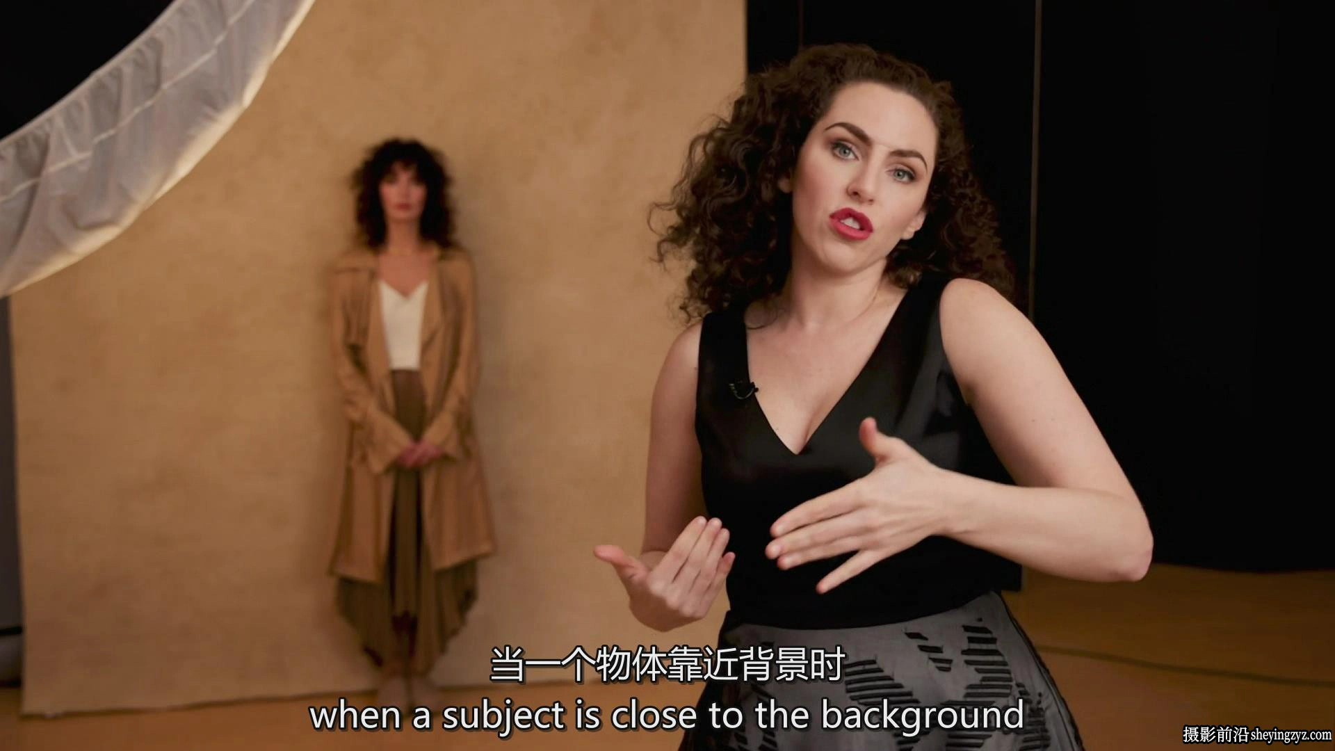 摄影师Lindsay Adler摄影师最赚钱的时尚灯光设置完整教程-中英字幕