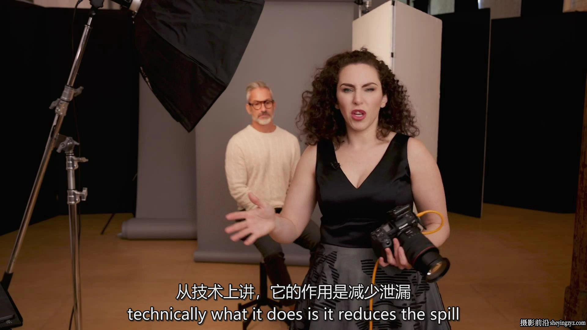 摄影师Lindsay Adler摄影师最赚钱的时尚灯光设置完整教程-中英字幕