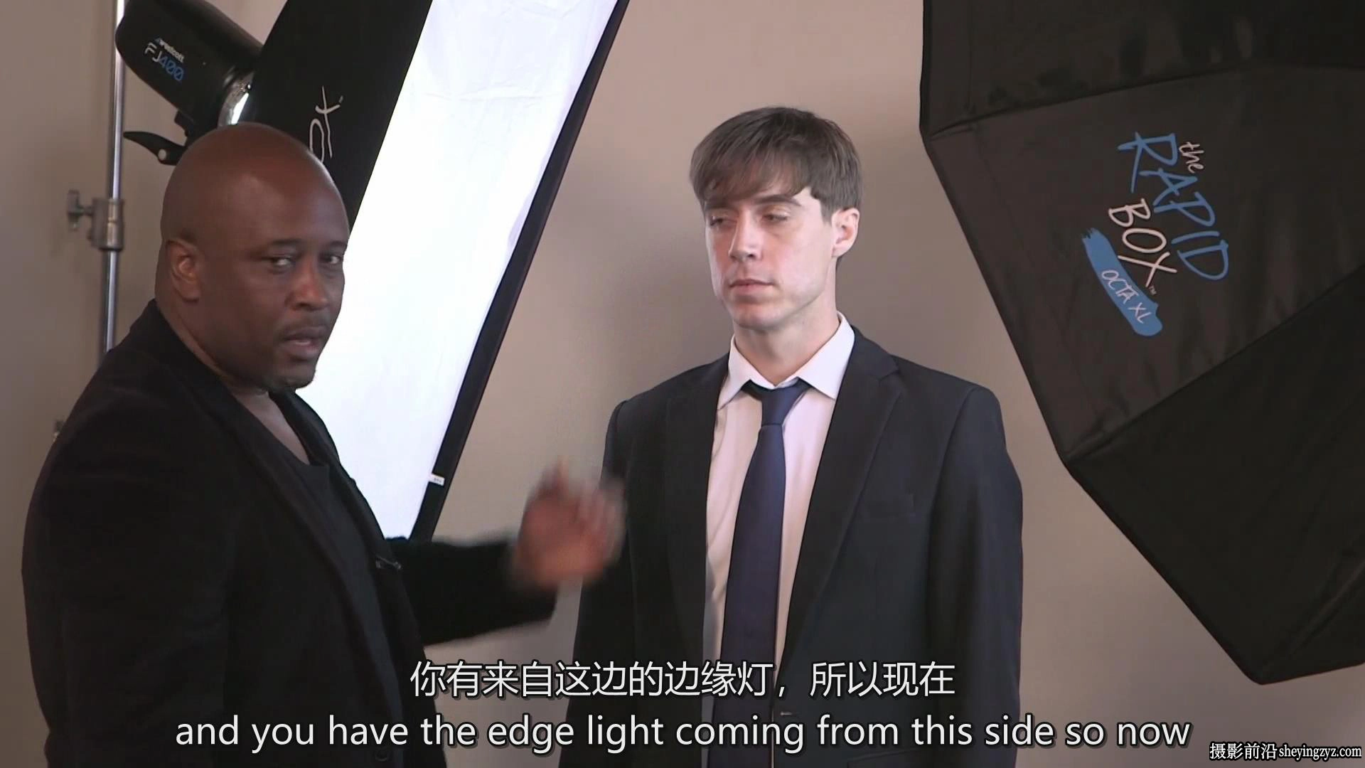 KelbyOne – Lenworth Johnson工作室人像布光教程-中英字幕