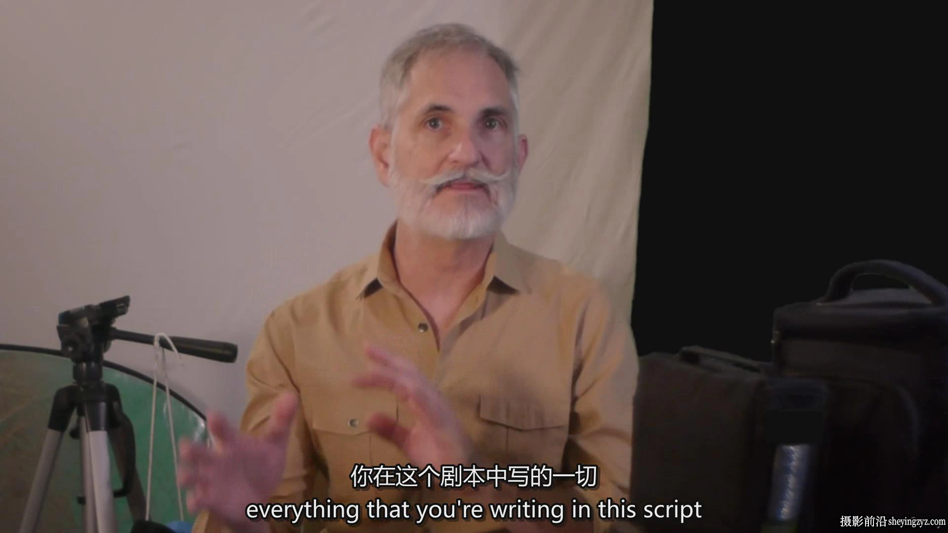 导演Paul Bright如何撰写可直接用于电影拍摄的专业剧本-中英字幕