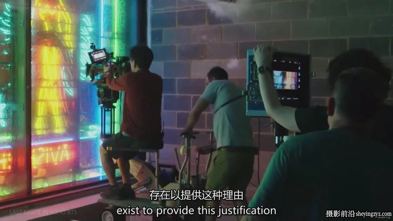 电影制作人和视频创作者的高级电影照明技巧完整教程-中英字幕