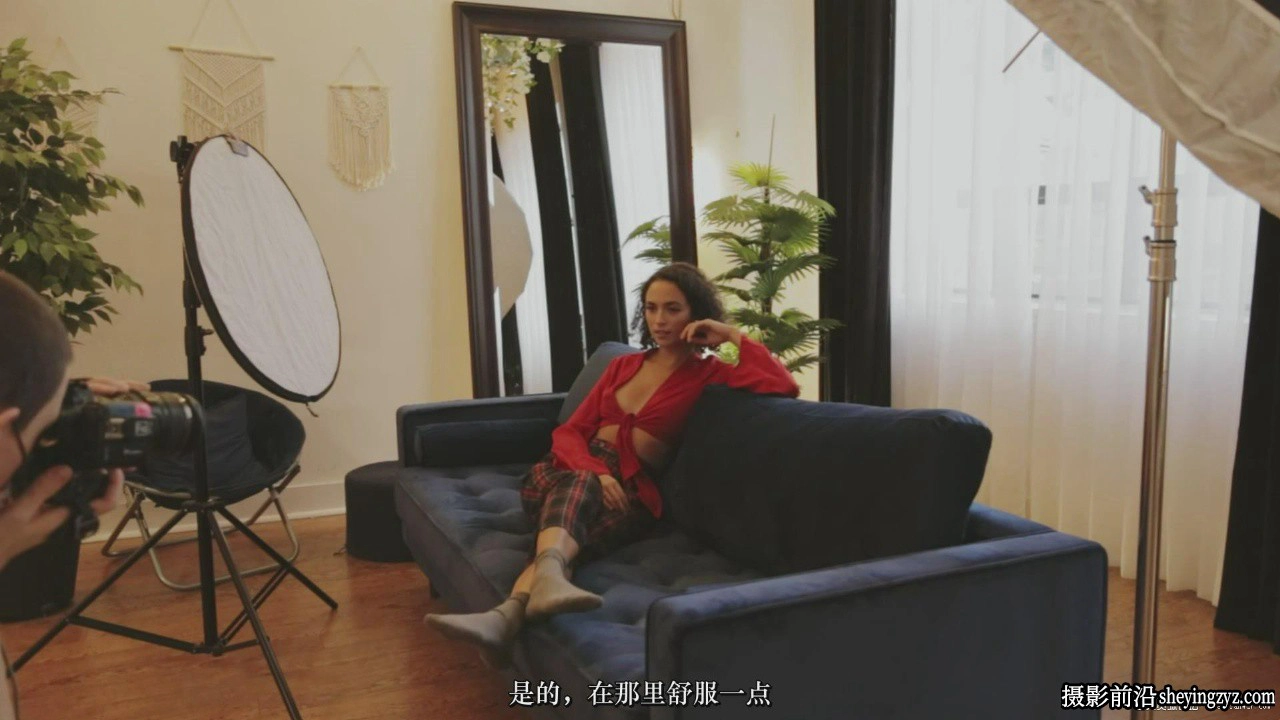 摄影师Fynn Badgley人像摄影布光和模特摆姿势完整教程-中文字幕