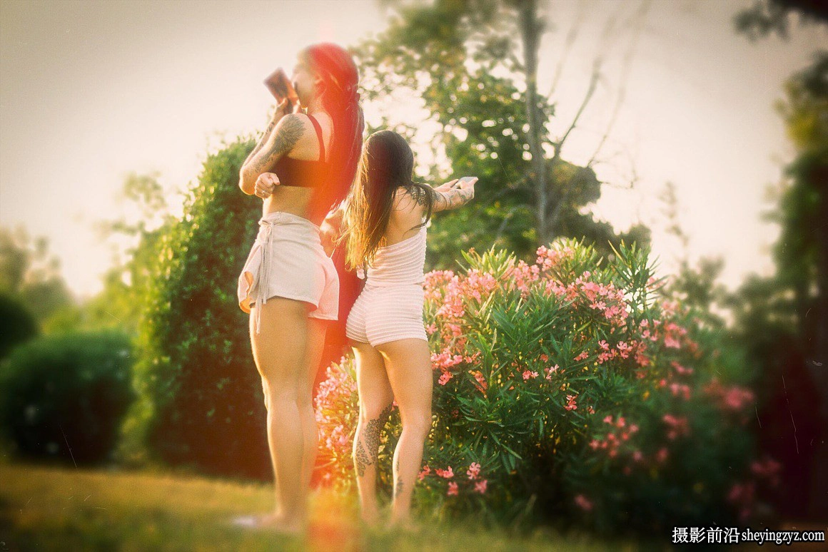 复古电影发光漏光照片效果模板 Vintage Film Glow Photo Effect