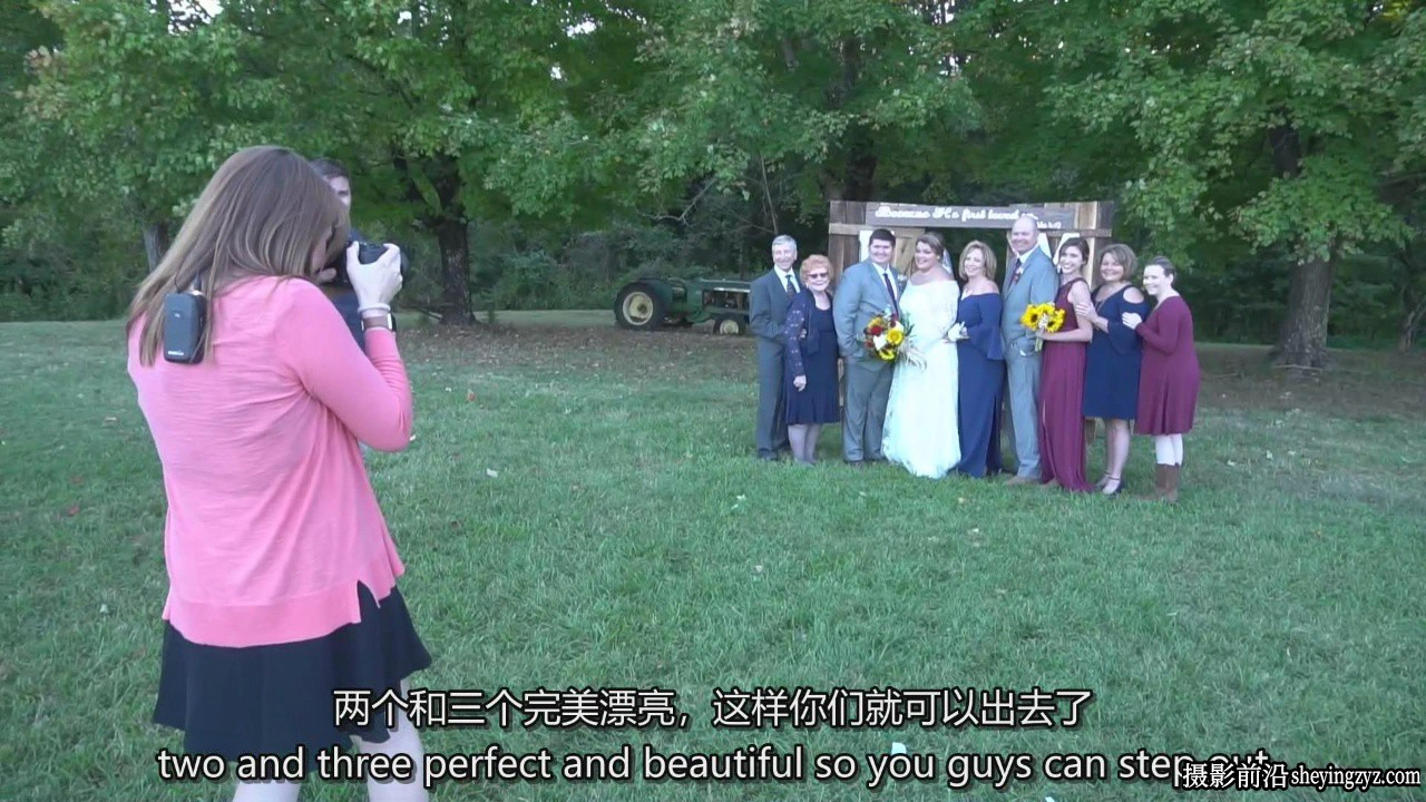 摄影师Katelyn James婚礼摄影现场一场农村婚礼摄影教程-中英字幕