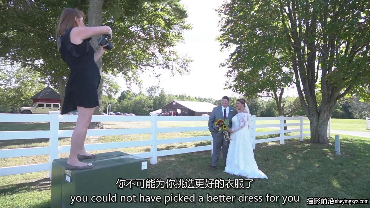 摄影师Katelyn James婚礼摄影现场一场农村婚礼摄影教程-中英字幕