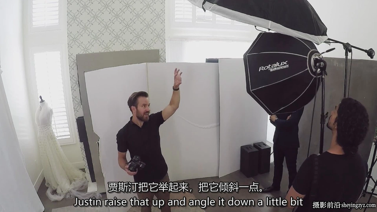 摄影师Felix Kunze企业正式肖像简单布光摄影教程-中英字幕