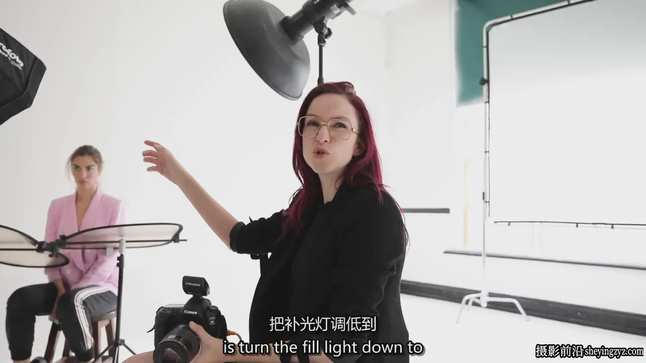 摄影师 Tina Eisen 杂志级时尚妆容美妆艺术人像摄影教程-中英字幕