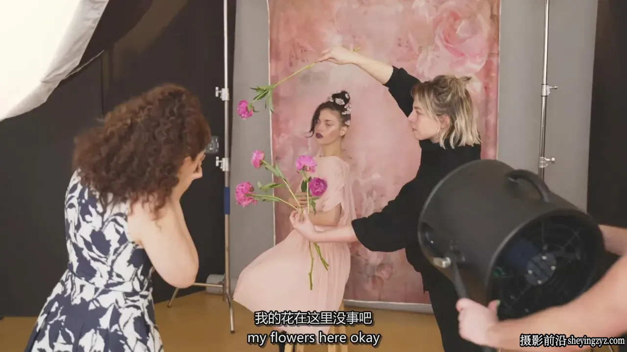 Lindsay Adler - Learn+系列第25期春日花卉人像摄影-中英字幕