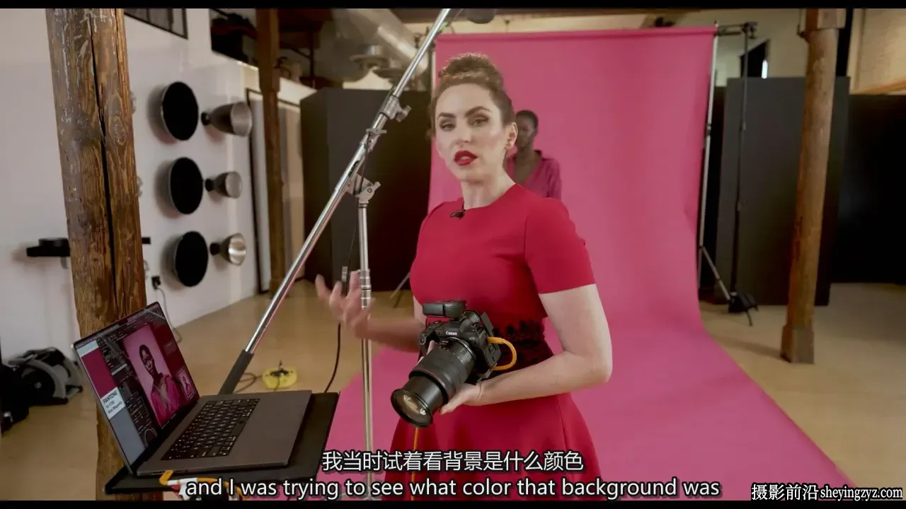 Lindsay Adler -Learn 23-潘通年度洋红色彩布光教程-独家精翻字幕