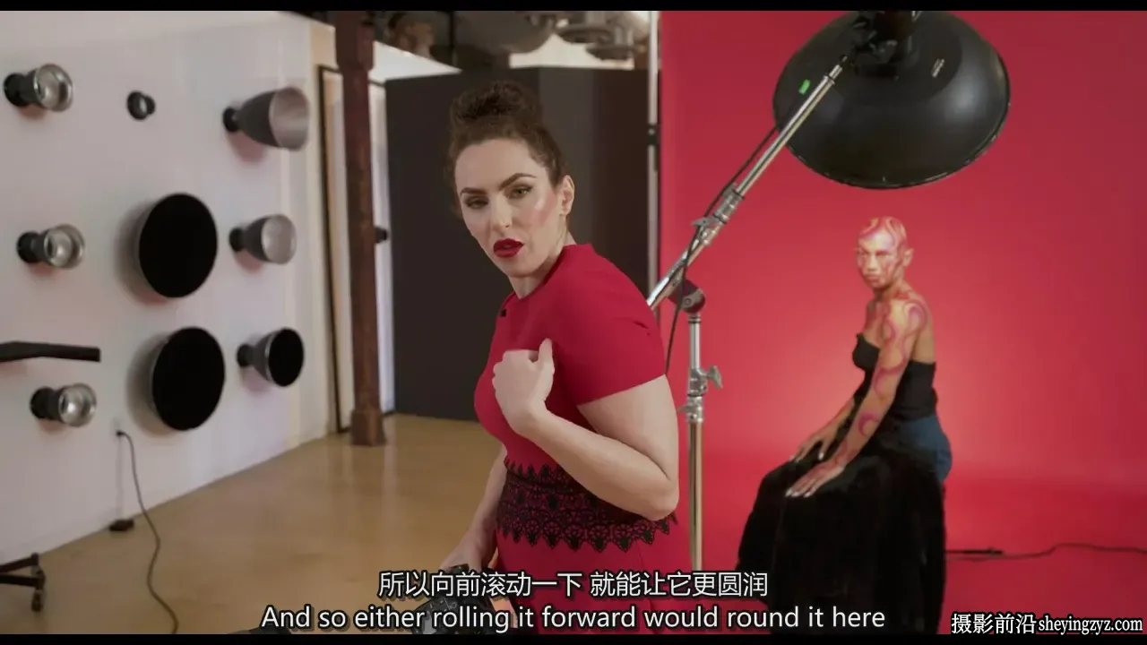 Lindsay Adler -Learn 23-潘通年度洋红色彩布光教程-独家精翻字幕