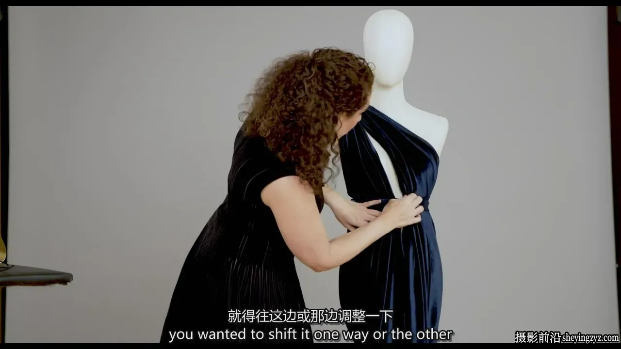 Lindsay Adler-DIY手工12款连衣裙拍摄时尚大片教程-独家精翻中英字幕