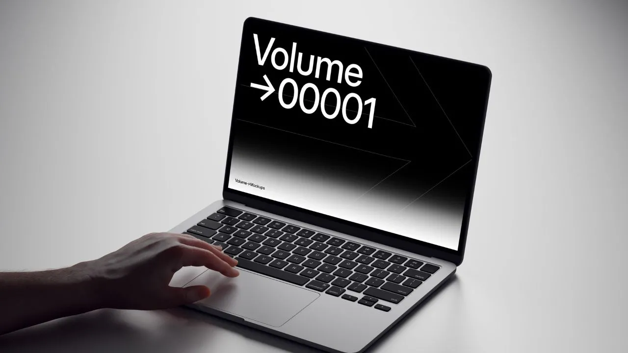 12个手持MacBook Air 2024的高级样机品牌UI/UX设计或演示模型